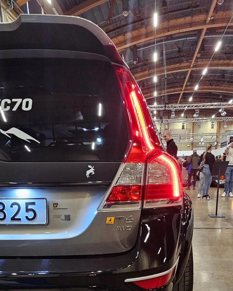 沃尔沃XC70实车亮相,2020款沃尔沃xc70