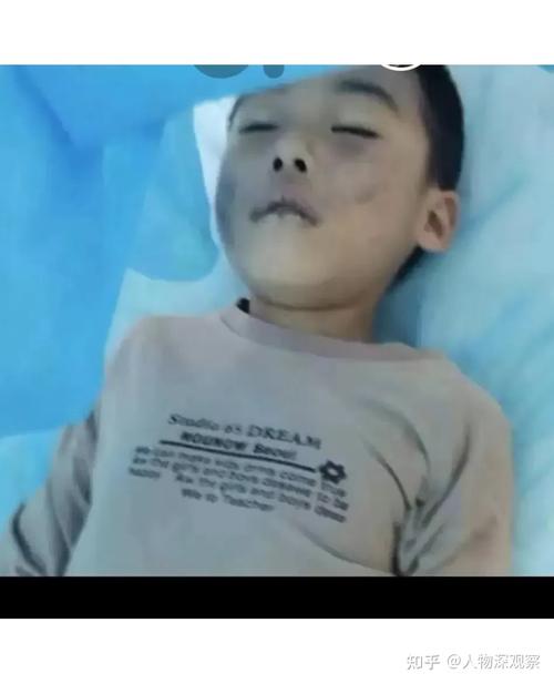 儿童遭父亲殴打致死,小孩被父亲暴打
