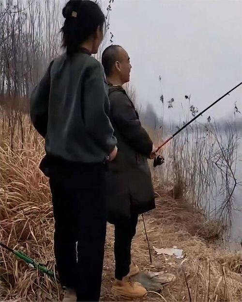 一家三口垂钓时溺亡,一家三口钓鱼