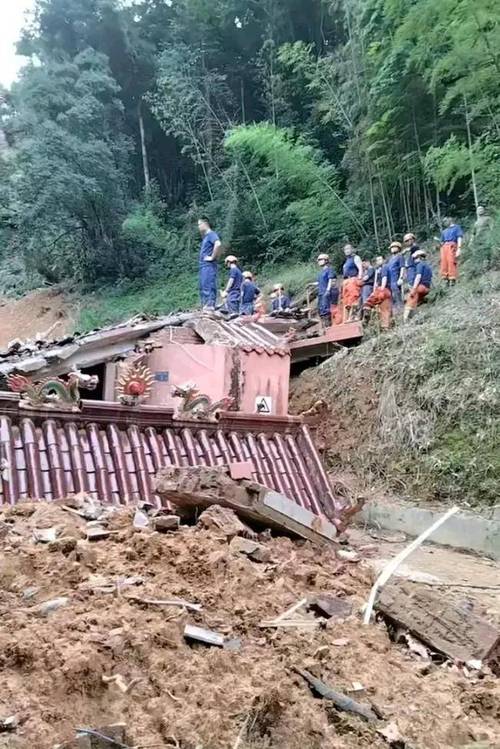 山体滑坡致2人遇难,山体滑坡致6人遇难